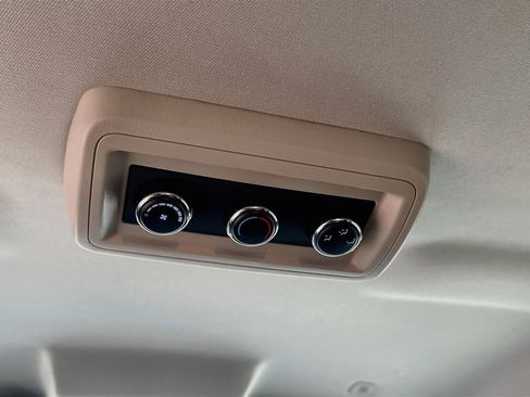 Used 2019 Dodge Journey SE w/ Connectivity Group FWD image 19