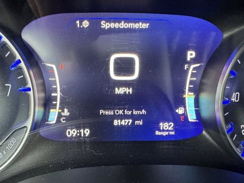 Used 2022 Chrysler Pacifica Touring-L image 16