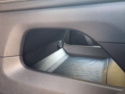 New 2025 Nissan Armada SL w/ Captain's Chari Seat Package image 17