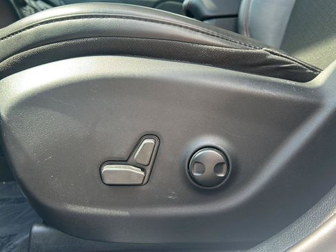 Used 2022 Jeep Cherokee Trailhawk AWD/4WD image 17