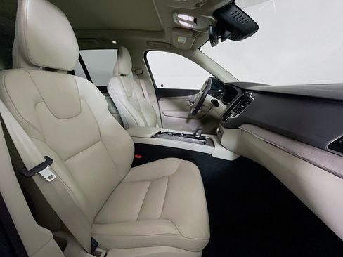 Used 2024 Volvo XC90 B5 Plus image 34