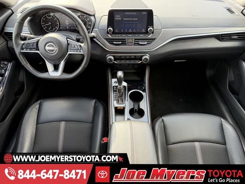 Used 2025 Nissan Altima 2.5 SR image 13