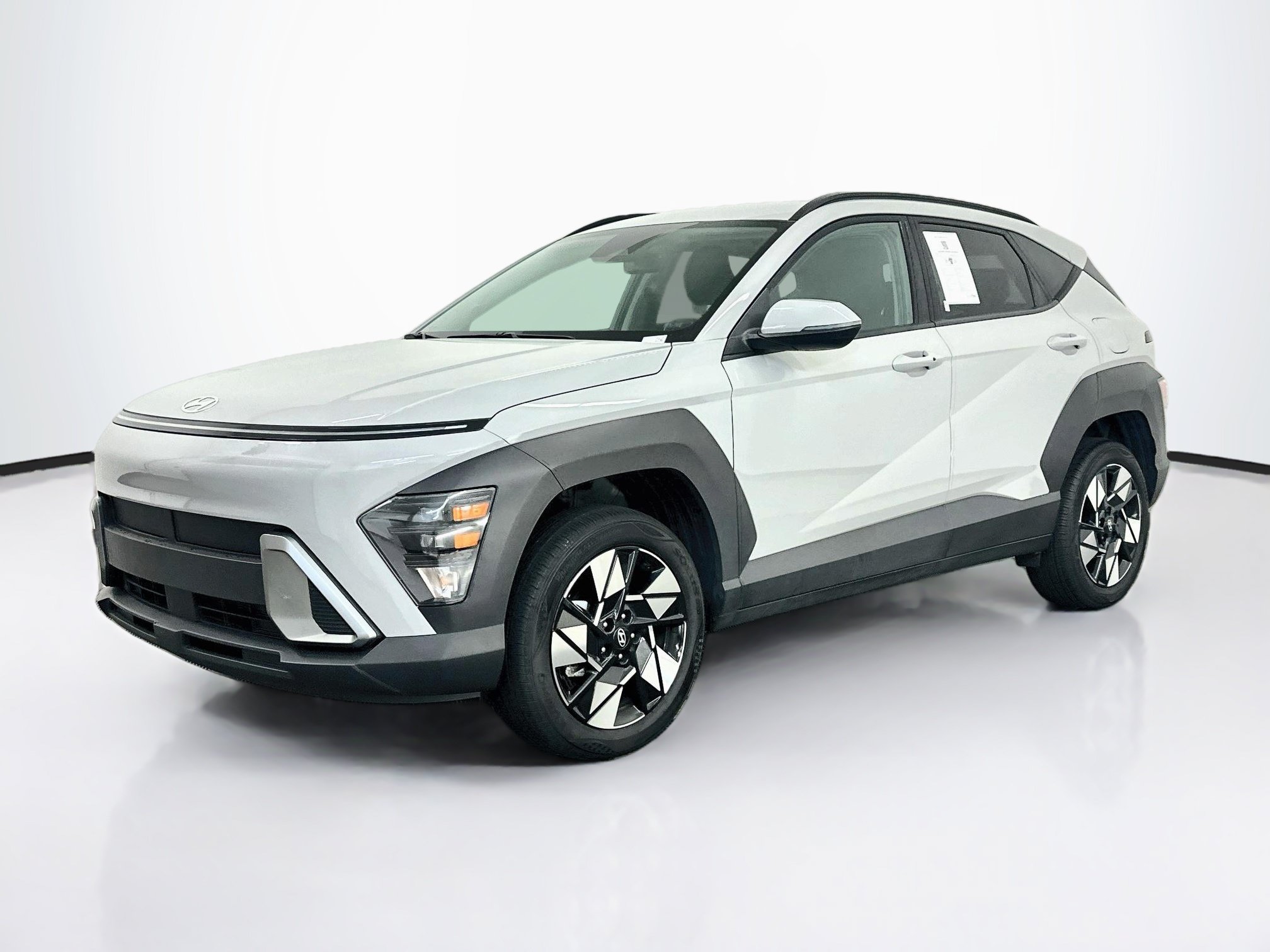 Used 2025 Hyundai Kona SEL AWD/4WD image 3