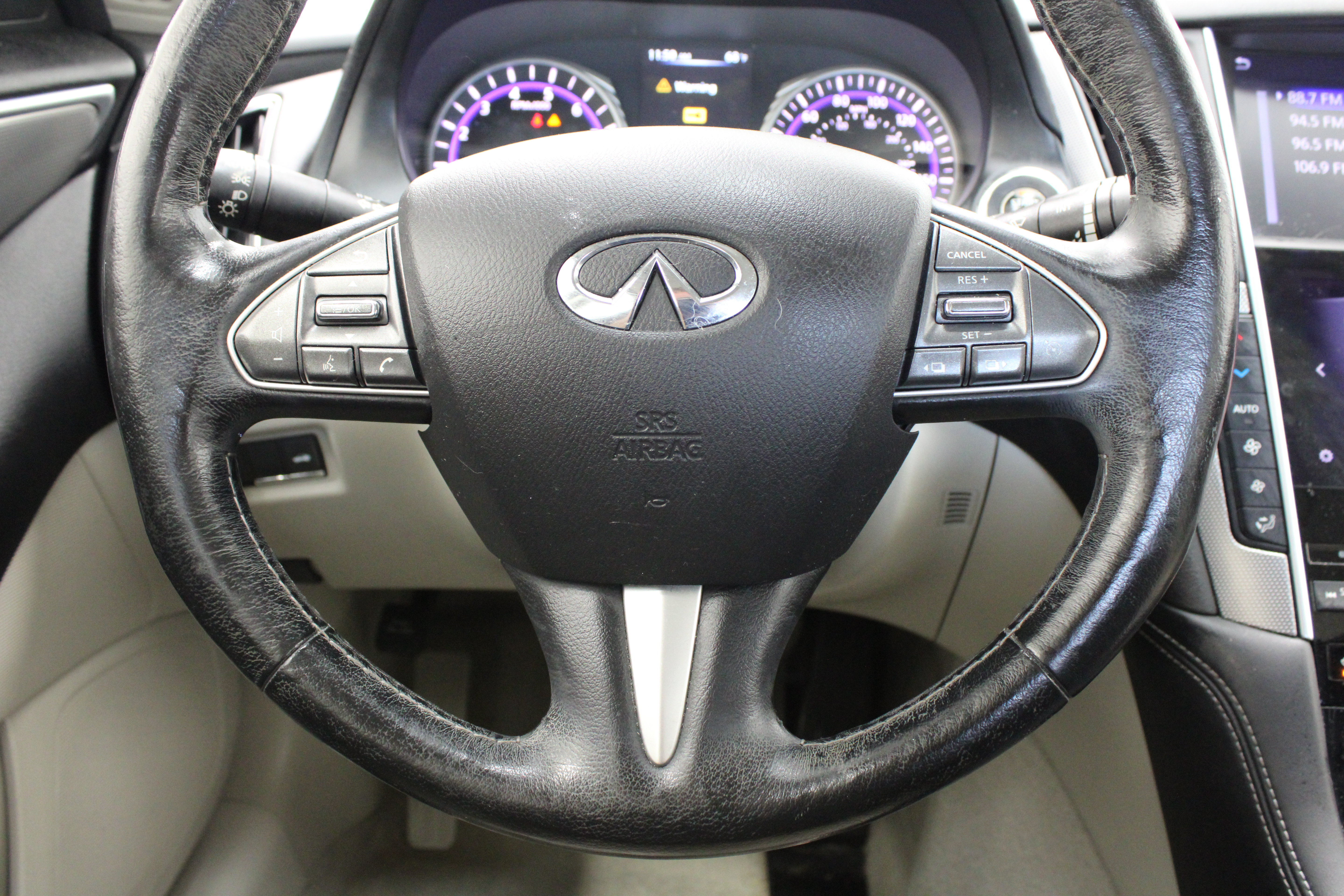 Used 2015 INFINITI Q50 Premium AWD/4WD image 24