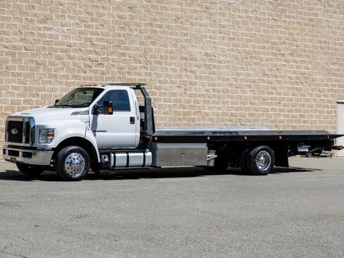 Used 2018 Ford F650 2WD Regular Cab Super Duty image 15