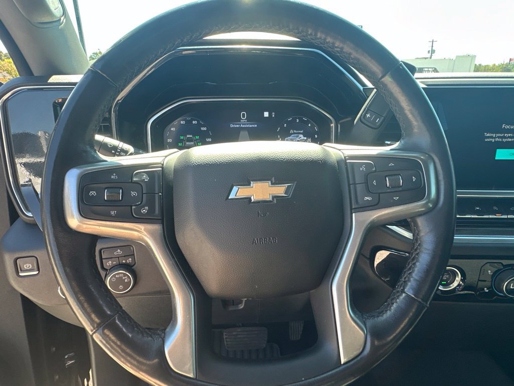 Used 2022 Chevrolet Silverado 1500 LT AWD/4WD image 22