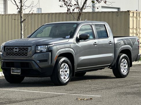 Certified 2024 Nissan Frontier SV w/ Graphics Package image 8