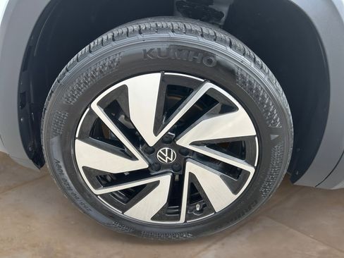 Used 2025 Volkswagen Atlas SE FWD image 25