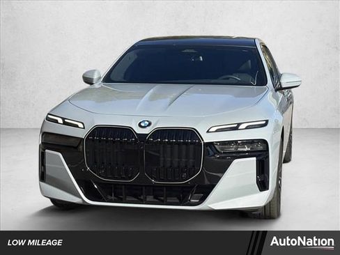 Used 2025 BMW 740i w/ Premium Package image 1