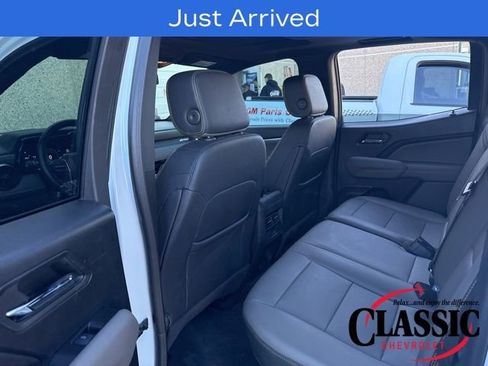 Used 2024 Chevrolet Colorado ZR2 w/ ZR2 Convenience Package III image 13