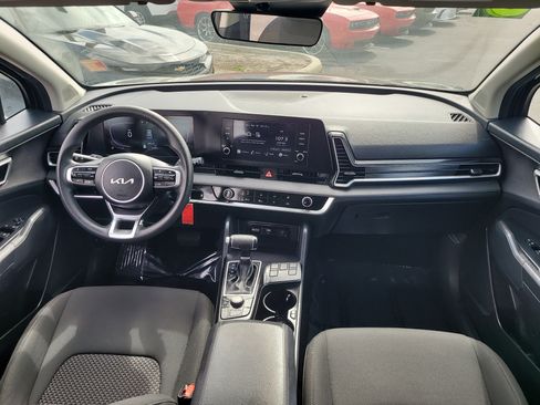 Used 2025 Kia Sportage LX FWD image 13