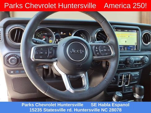 Used 2023 Jeep Wrangler Unlimited Sahara AWD/4WD image 3