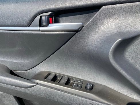 Used 2024 Toyota Camry SE image 13