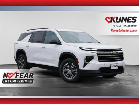 Used 2024 Chevrolet Traverse LT AWD/4WD image 1