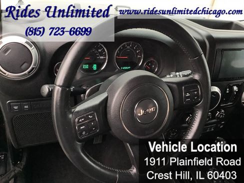 Used 2015 Jeep Wrangler Unlimited Rubicon w/ Dual Top Group AWD/4WD image 15