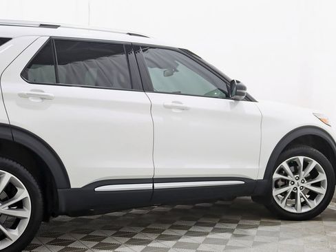 Used 2022 Ford Explorer Platinum w/ Equipment Group 601A AWD/4WD image 10