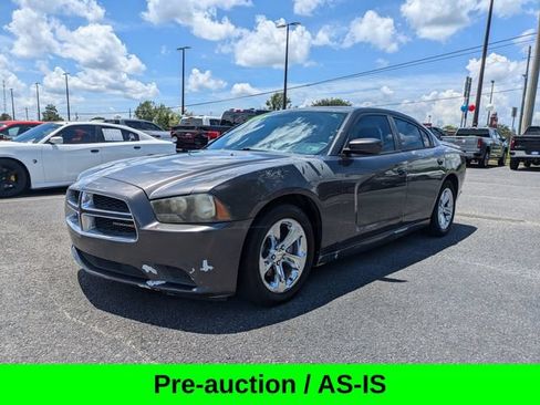 Used 2014 Dodge Charger SE w/ Sport Appearance Group RWD image 9
