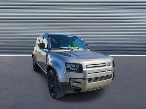 Used 2024 Land Rover Defender 110 X-Dynamic SE image 2