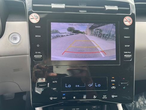 Certified 2024 Hyundai Tucson SEL AWD/4WD image 17