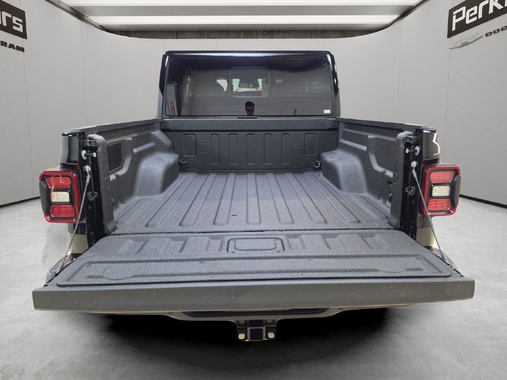 New 2026 Jeep Gladiator Mojave w/ Safety Group AWD/4WD image 10