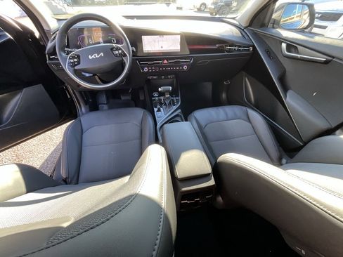 Used 2023 Kia Niro EX image 27