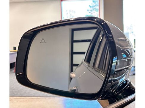 Used 2023 Kia Sorento LX image 24