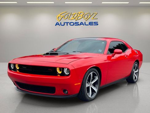 Used 2015 Dodge Challenger R/T image 7