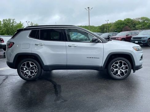 Used 2025 Jeep Compass Limited AWD/4WD image 29