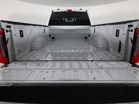 Used 2025 Ford F350 Platinum w/ Platinum Plus Package image 7