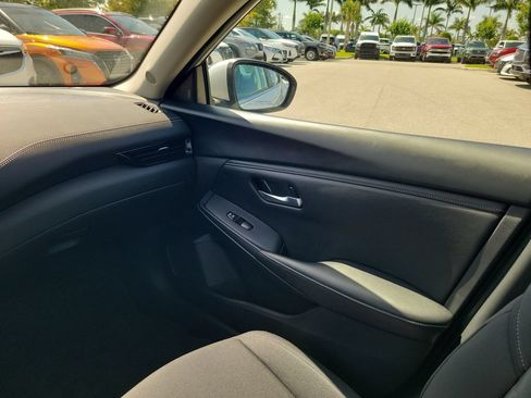 Used 2023 Nissan Sentra SV FWD image 14