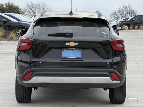 Certified 2025 Chevrolet Trax LT image 5