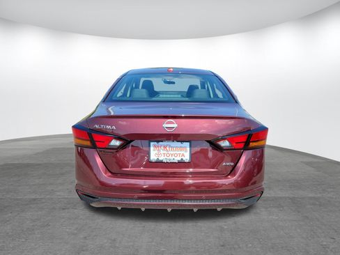 Used 2025 Nissan Altima 2.5 SV AWD/4WD image 6
