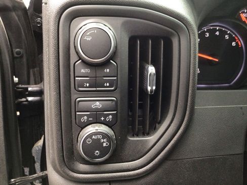 Used 2022 Chevrolet Silverado 1500 Custom Trail Boss AWD/4WD image 25