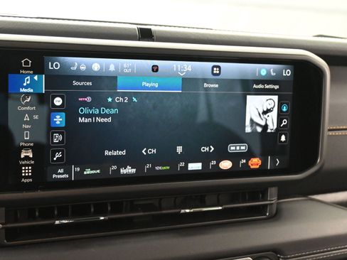 Used 2025 Jeep Wrangler Sahara image 14