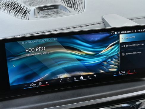 Used 2025 BMW X7 xDrive40i w/ Executive Package image 38