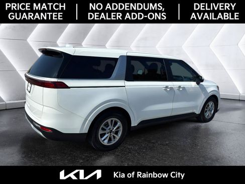 Used 2024 Kia Carnival LX FWD image 5