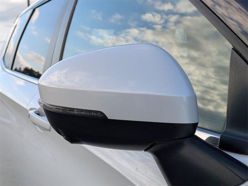 Used 2023 Mitsubishi Outlander Ralliart image 11