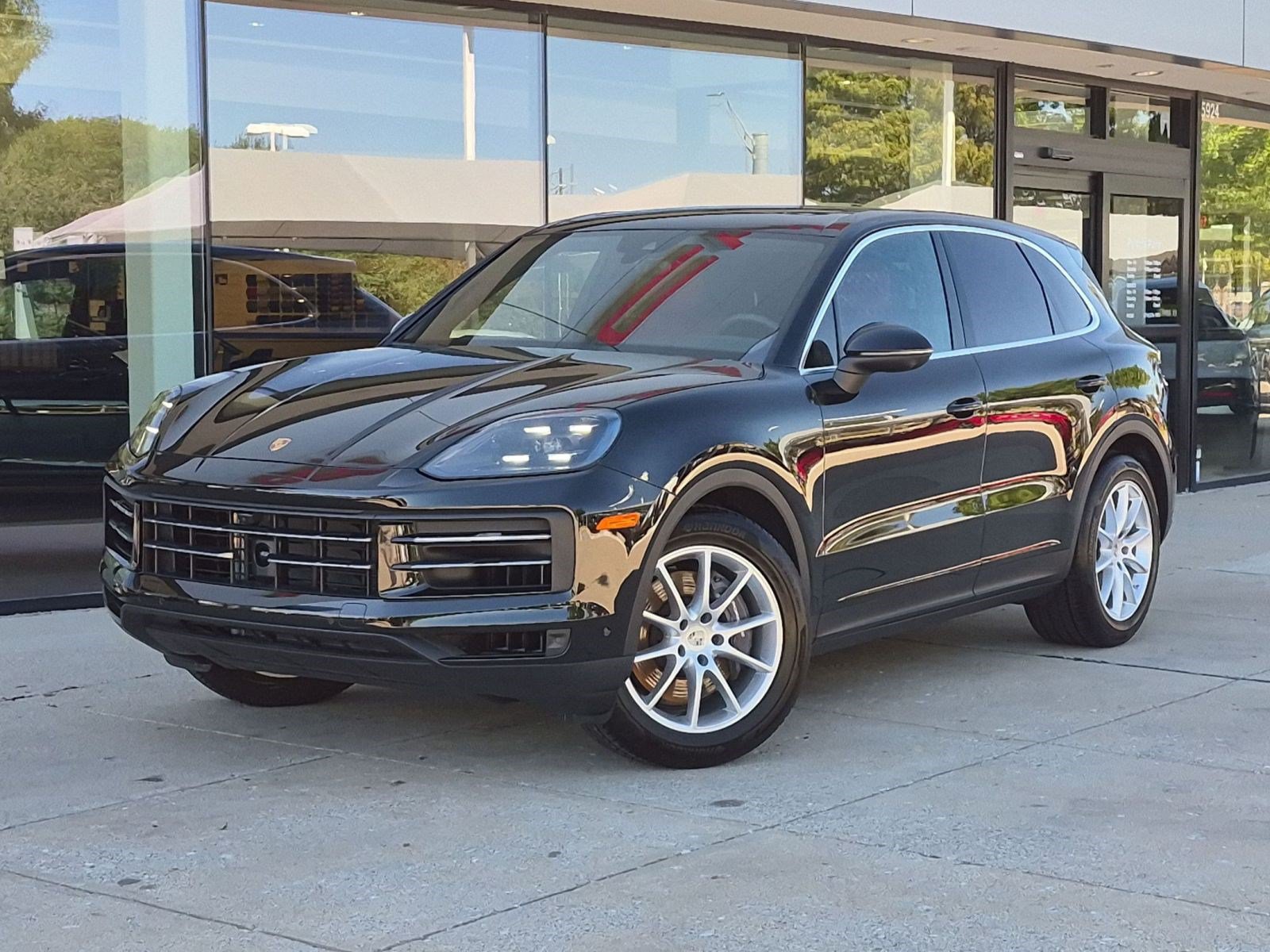 Certified 2026 Porsche Cayenne AWD/4WD image 1