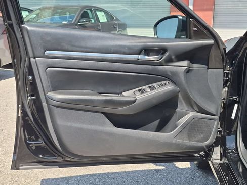 Certified 2022 Nissan Altima 2.5 SV FWD image 12