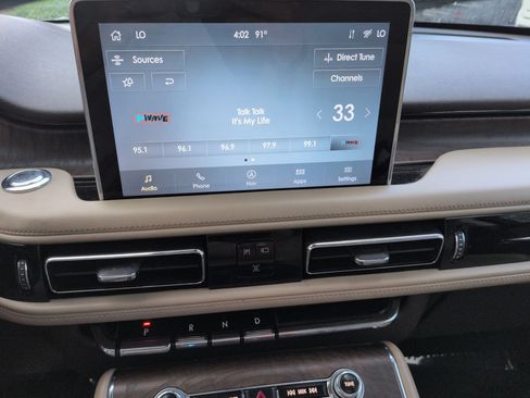 Certified 2020 Lincoln Aviator Reserve w/ Elements Package Plus AWD/4WD image 14