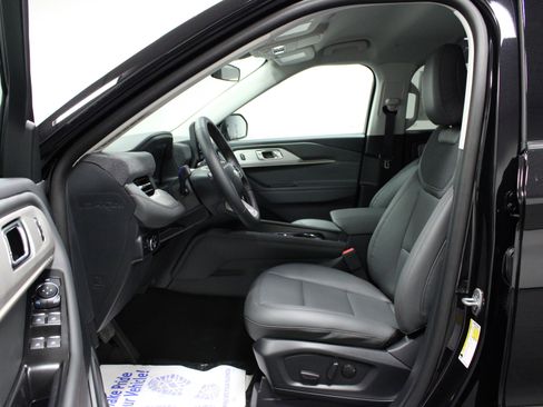New 2026 Ford Explorer Active w/ Active Comfort Package image 12