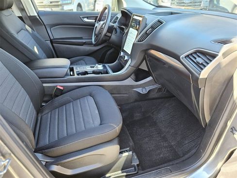 Used 2022 Ford Edge SE image 10