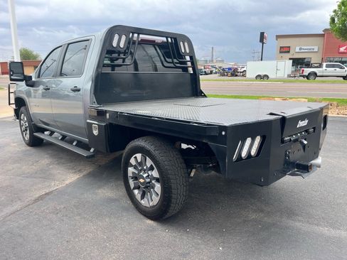 Used 2024 Chevrolet Silverado 2500 Custom w/ Custom Value Package image 5