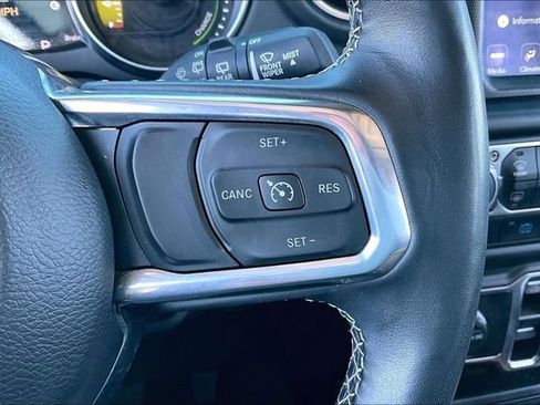 Used 2022 Jeep Wrangler Unlimited Sahara w/ Cold Weather Group image 19