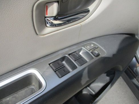 Used 2013 Subaru Tribeca Limited image 25