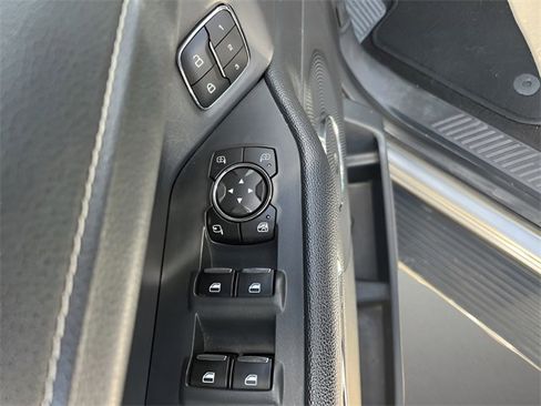 Used 2023 Ford Expedition Max XLT image 16