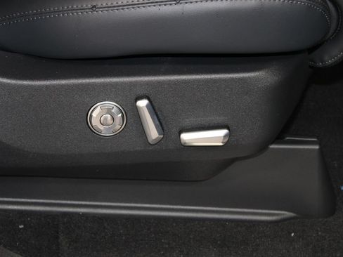 New 2027 Lincoln Navigator Premiere RWD image 29