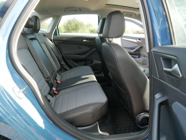 Certified 2025 Volkswagen Jetta SE FWD image 19