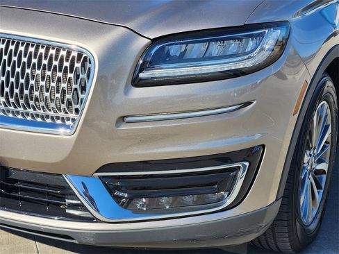 Used 2019 Lincoln Nautilus Select image 9