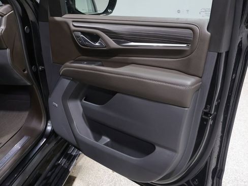 Used 2024 GMC Yukon XL Denali w/ Denali Reserve Package image 31